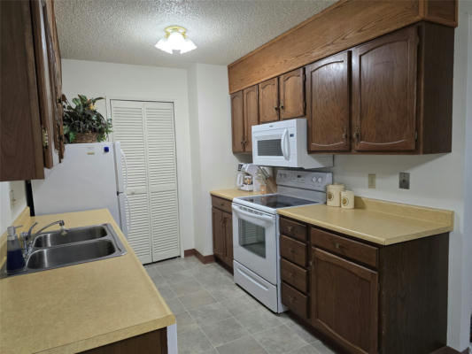 200 13TH AVE S APT 17, GREAT FALLS, MT 59405, photo 4 of 29