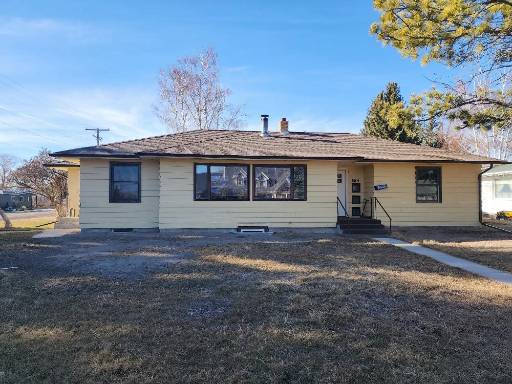 134 8TH AVE SW, CHOTEAU, MT 59422, photo 1 of 17