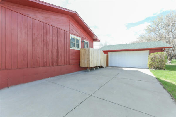 16 TREASURE STATE DR, GREAT FALLS, MT 59404, photo 5 of 31