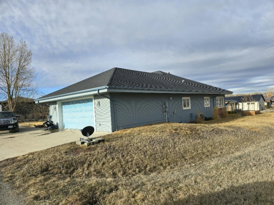 17 10TH AVE NE, CHOTEAU, MT 59422, photo 4 of 31