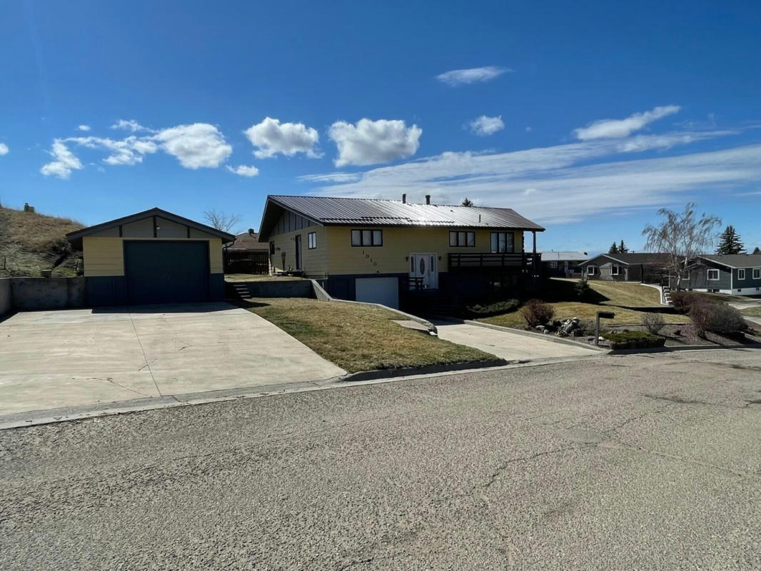 1010 11TH ST, HAVRE, MT 59501, photo 1 of 16