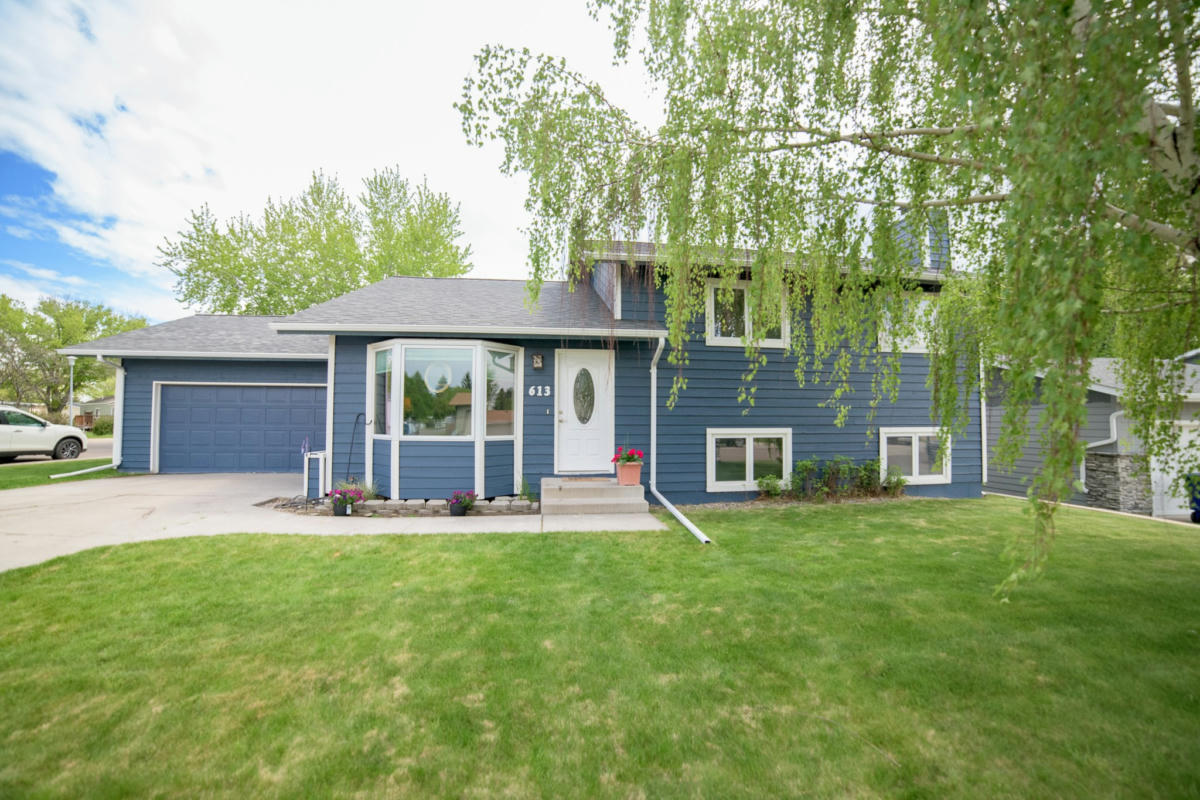 613 39A ST N, GREAT FALLS, MT 59405, photo 1 of 34